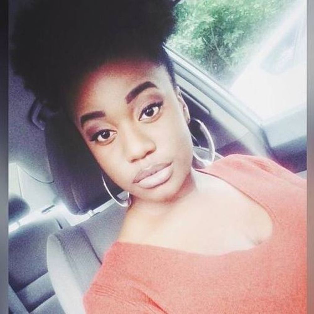 Meet your Posher, Jeanine